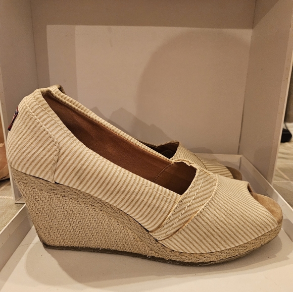 BOBS By Skechers Heel Pumps Shoes Womens 10 Wedge Tan,White Striped Fabric - Picture 4 of 5